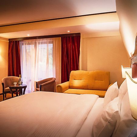 Perla Hotel Slănic-Moldova Eksteriør bilde